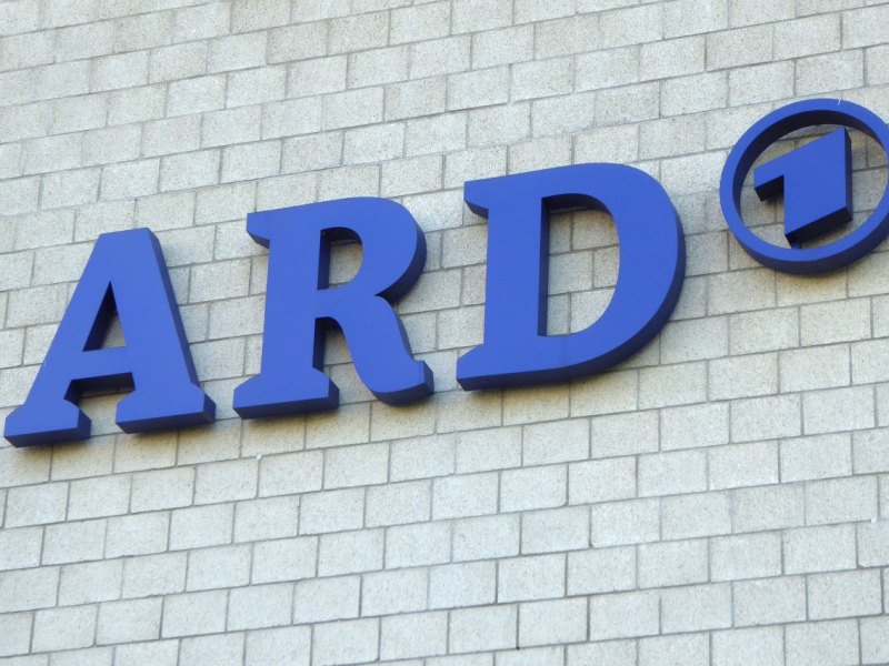 ARD-joerg-pilawa.jpg