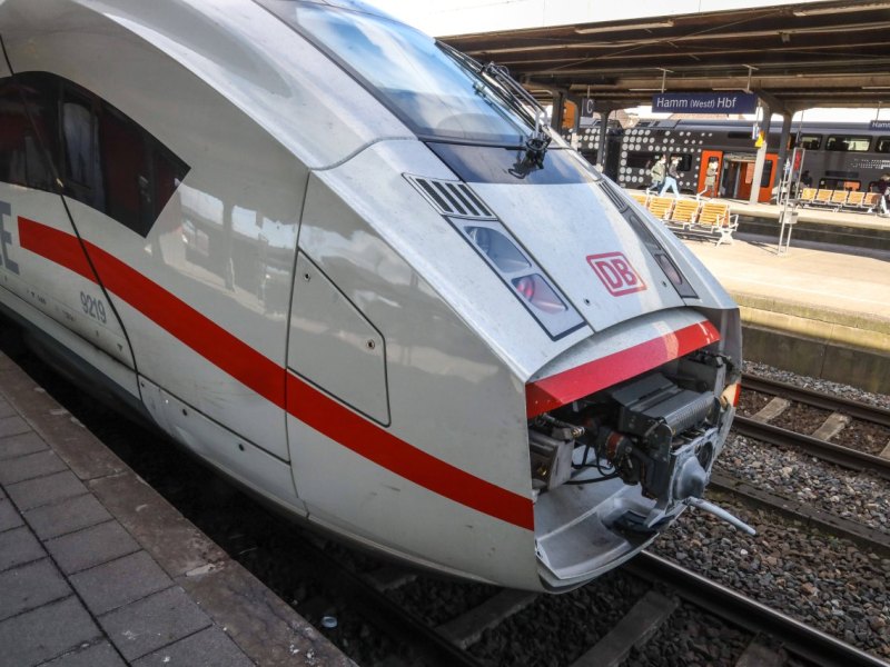 Deutsche_Bahn_Ruhrgebiet.jpg