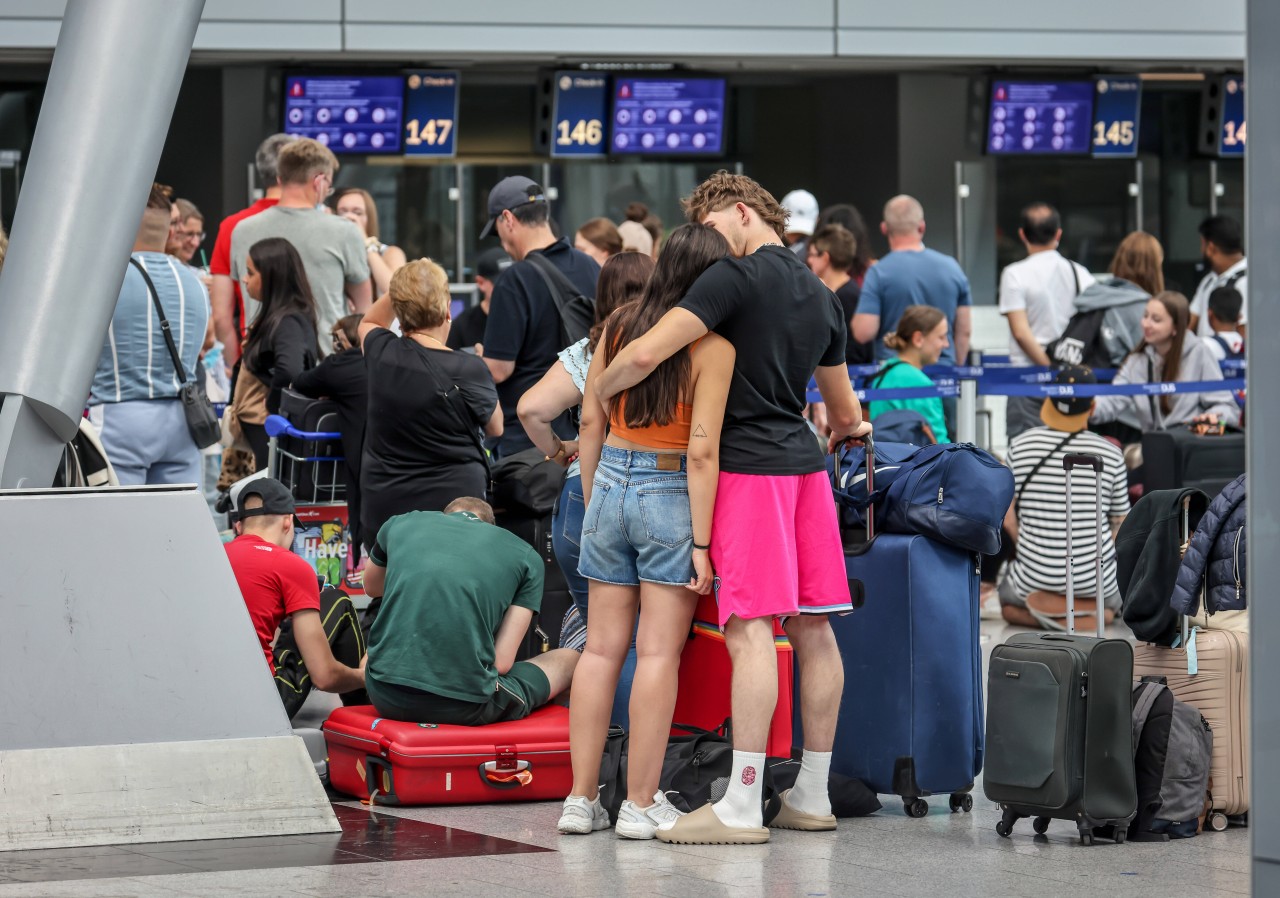 Bei der Lufthansa drohen erneut Streiks. (Symbolbild)