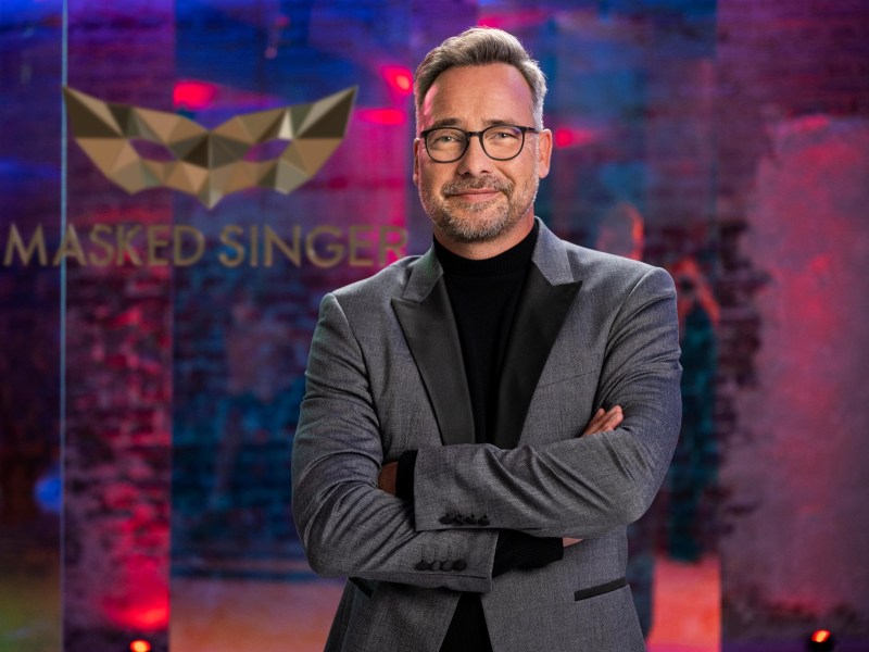 Matthias Opdenhövel steht auf der 