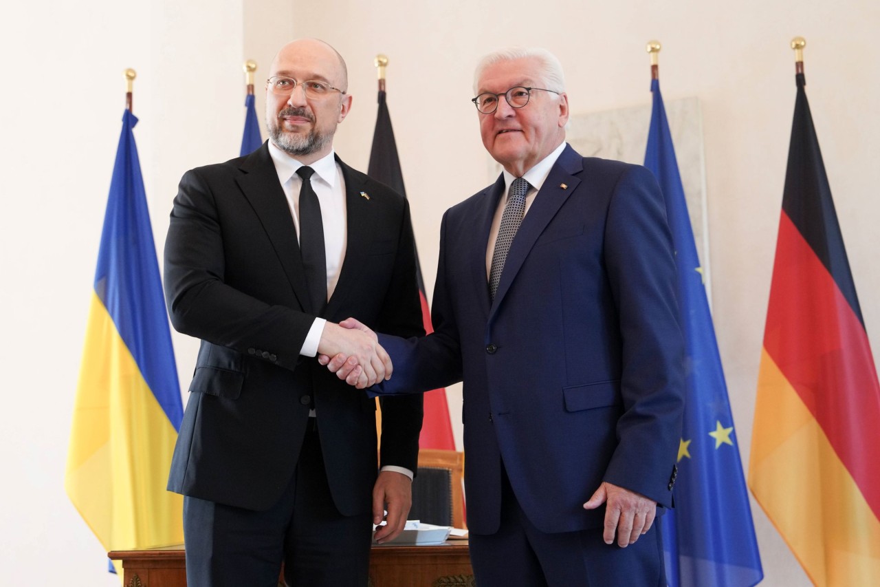 Vergangenen Sonntag war der ukrainische Ministerpräsident in Deutschland. Der machte einen Vorschlag gegen die Stromkrise.