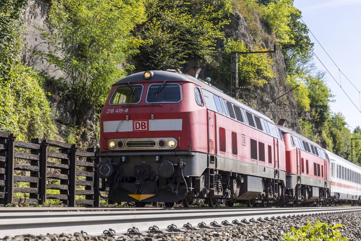 Deutsche Bahn: IC rollt an.