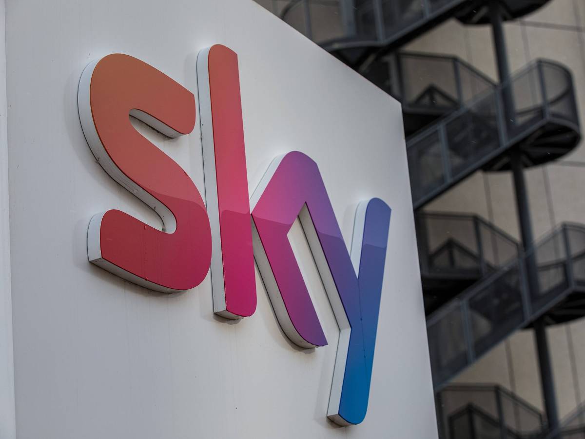 Das Logo von Sky am Hauptsitz in Unterföhring.