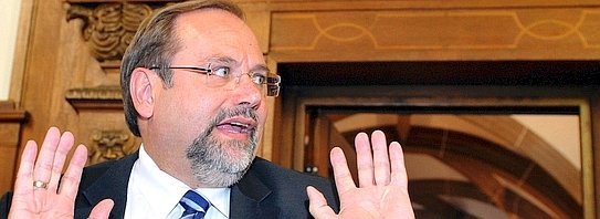 41336619--543x199.jpg