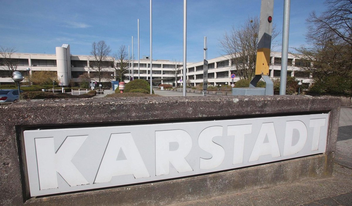 Aussenansicht der Karstadt-Hauptverwaltung in Essen,.jpg