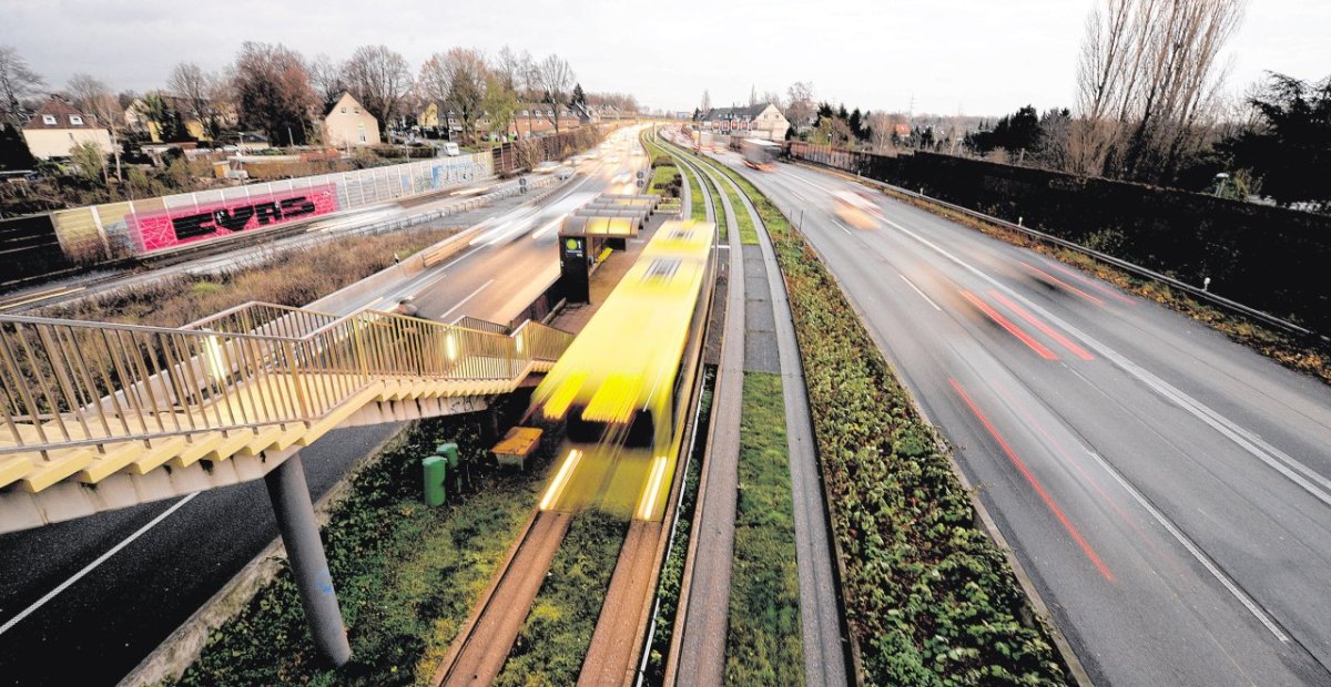 Autobahnbrücke.jpg