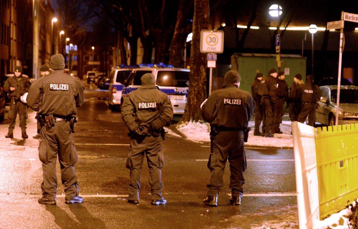 Hooligans-Hogesa-Neonazis-Konzert-Duisburg