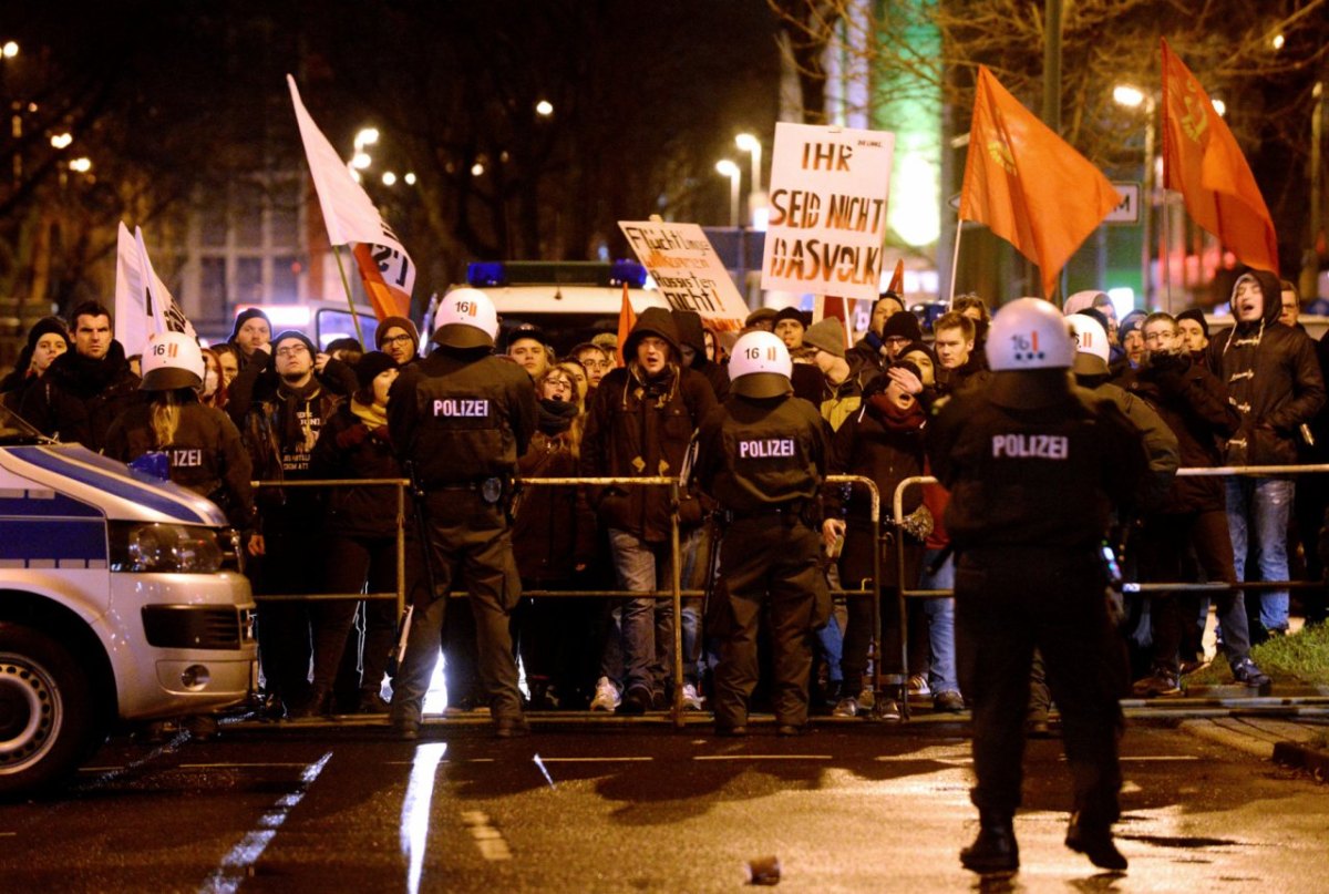 Pegida-Demonstration in Duisburg.jpg