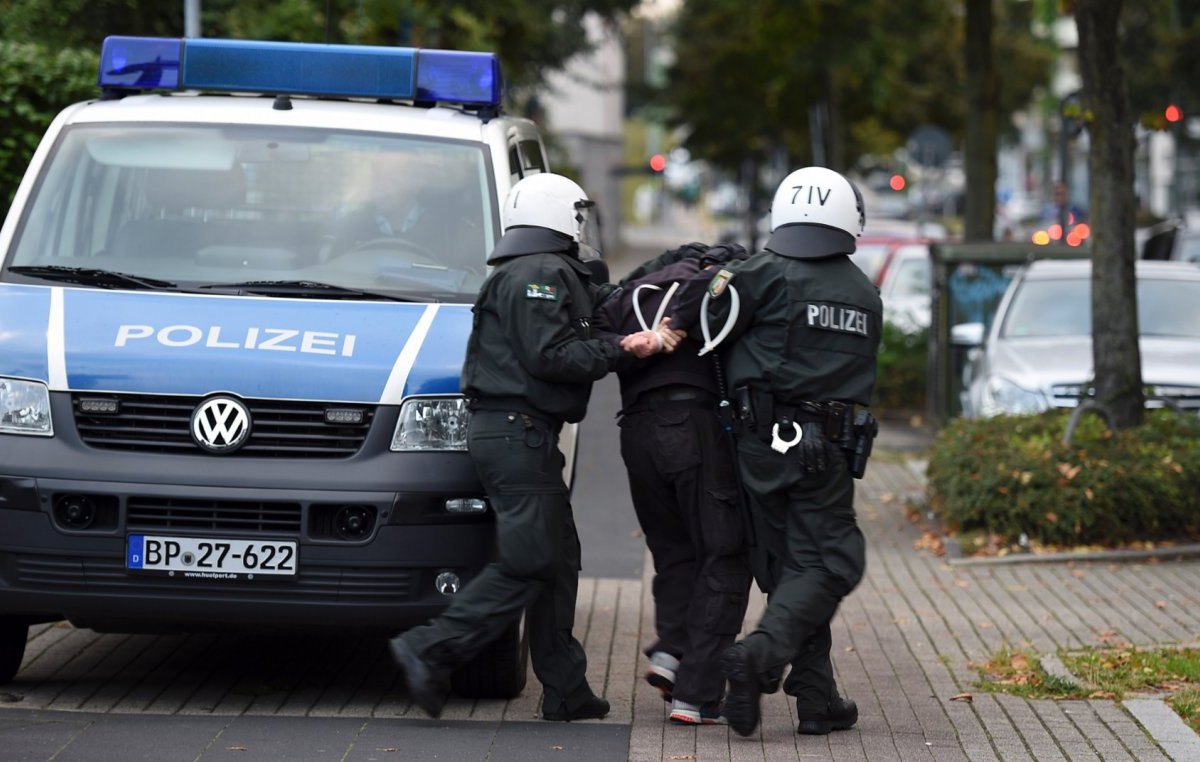 Polizeieinsatz Hoologans Essen Hbf.jpg