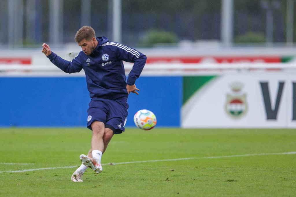 Simon Terodde im Training vom FC Schalke 04.