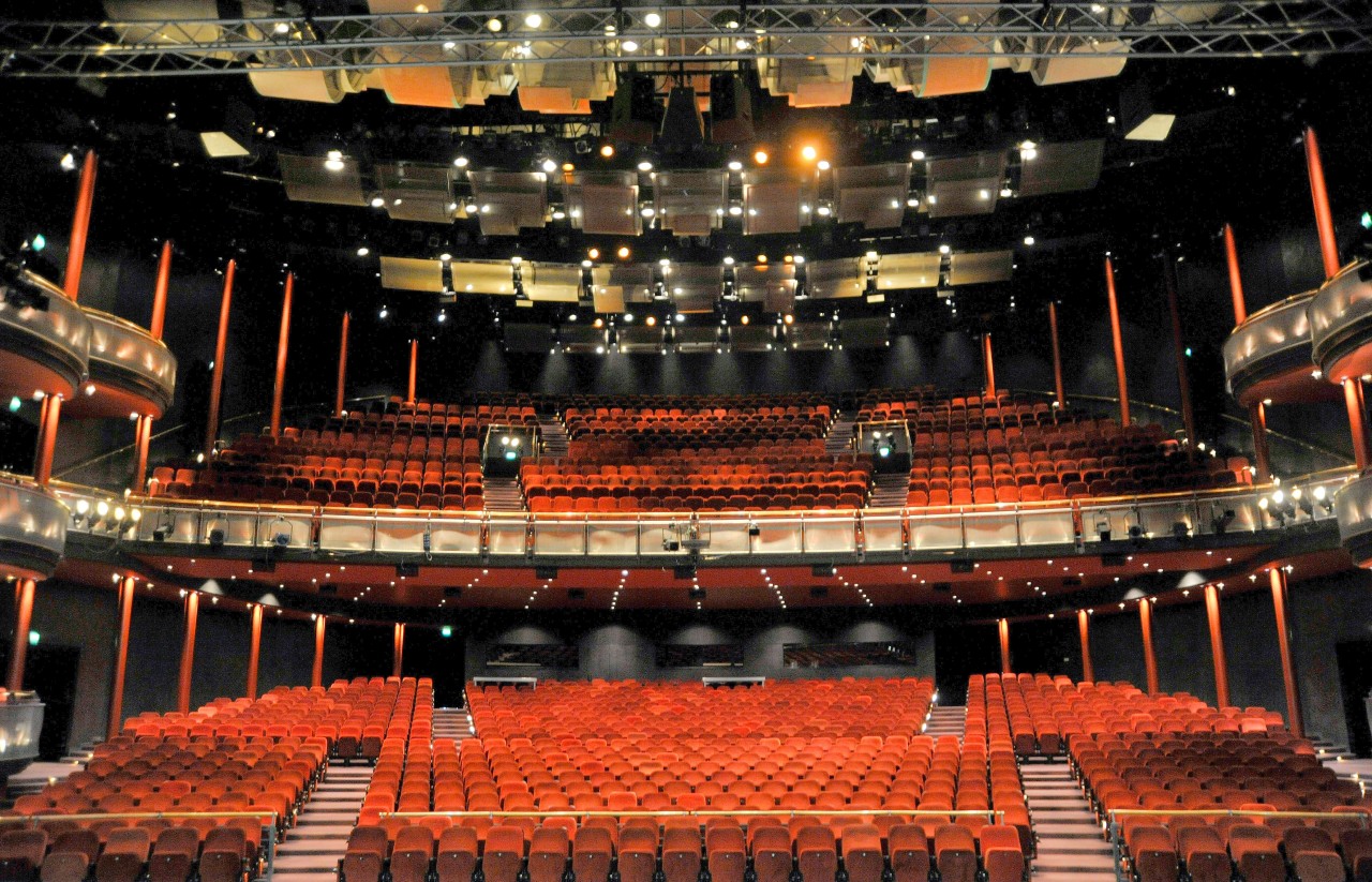 Prächtiger Saal mit über 1570 Plätzen: das Theater am Marientor. Foto: Tanja Pickartz