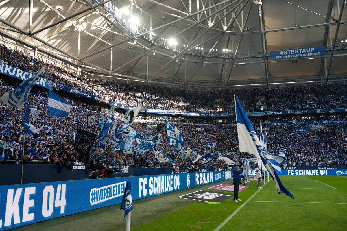 Die Nordkurve vor Schalke - Freiburg