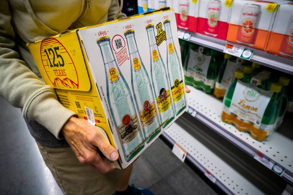 Coca Cola nimmt Topo Chico Hard Seltzer in Deutschland aus dem Sortiment. 