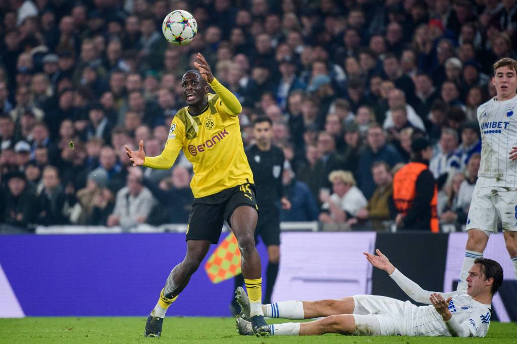 Soumaila Coulibaly in Aktion bei FC Kopenhagen – Borussia Dortmund.