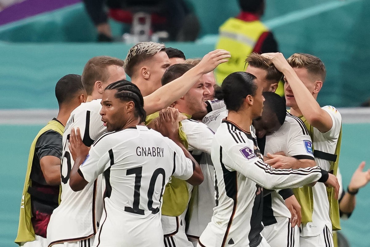 Deutschland jubelt über den Ausgleich gegen Spanien bei der WM 2022.