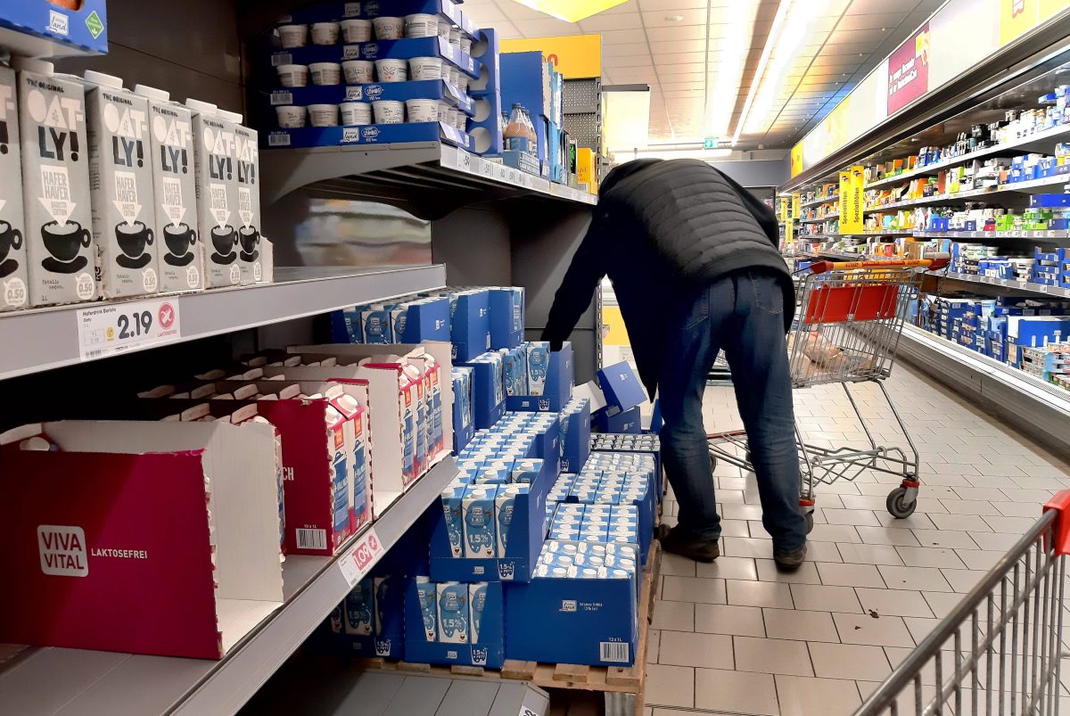 Ein Kunde ist genervt von den Gängen bei Netto