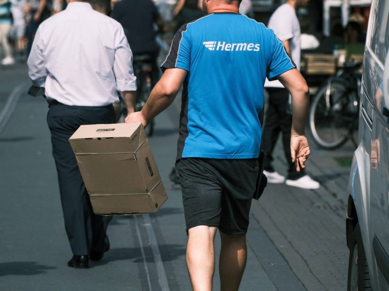 Hermes Paketbote
