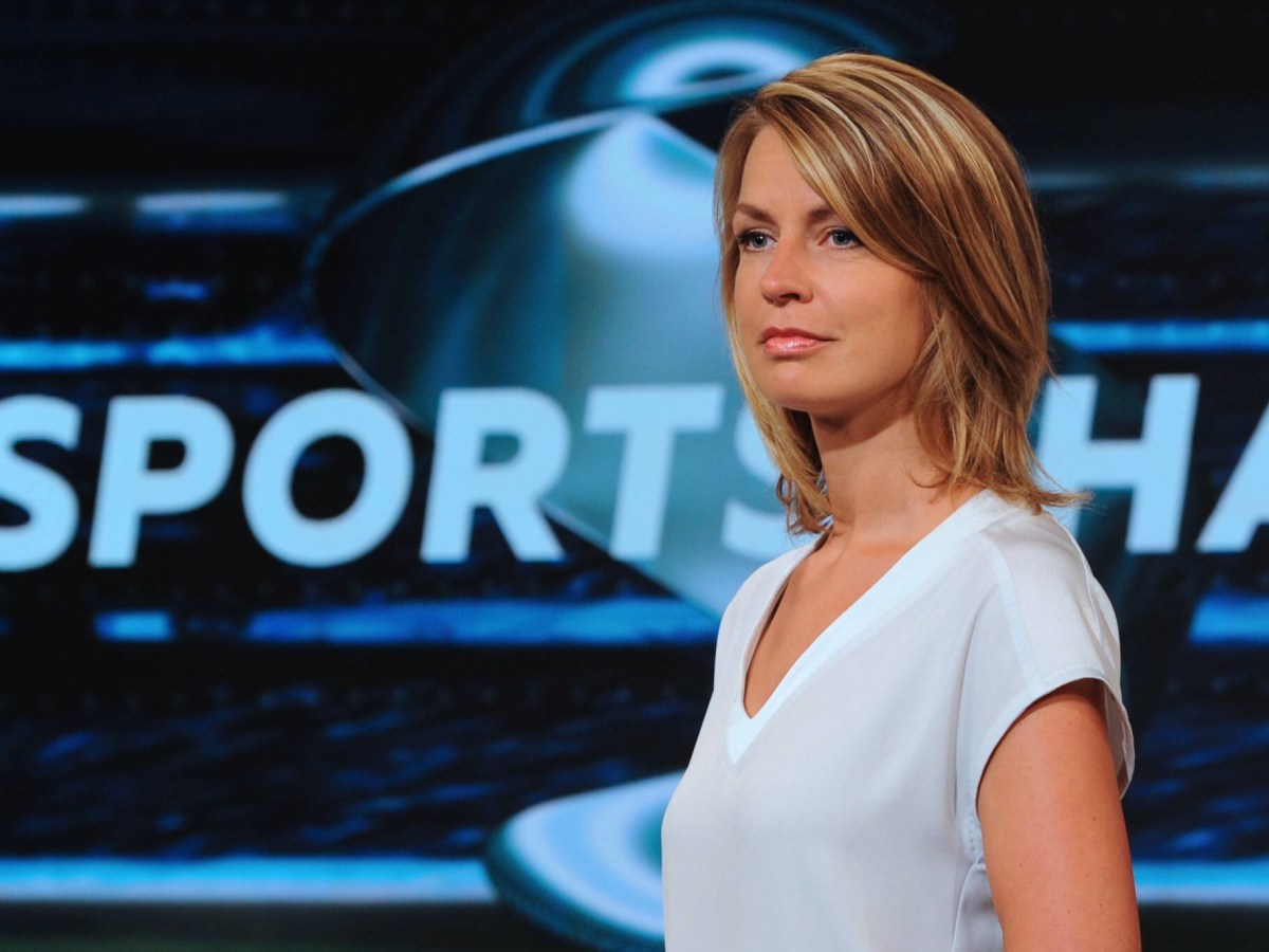 Jessy Wellmer im Studio der ARD-Sportschau.