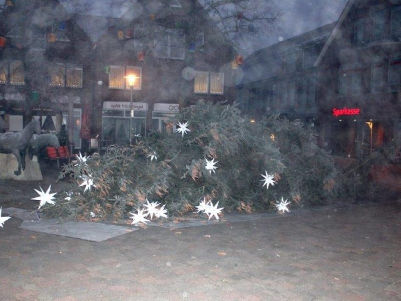 Weihnachtsmarkt in NRW in Halle (Westfalen) zerstört