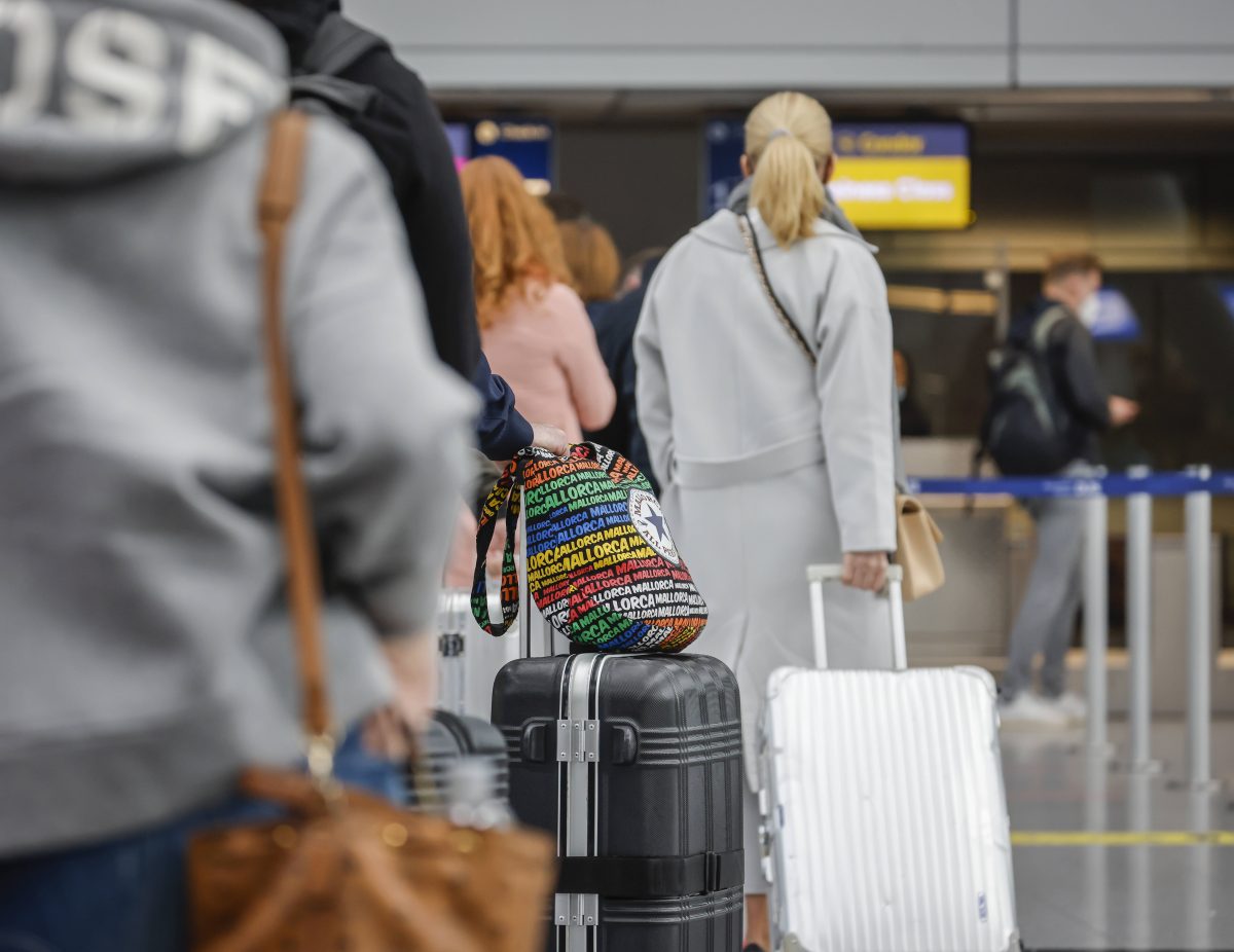 Flughafen Düsseldorf Warteschlange