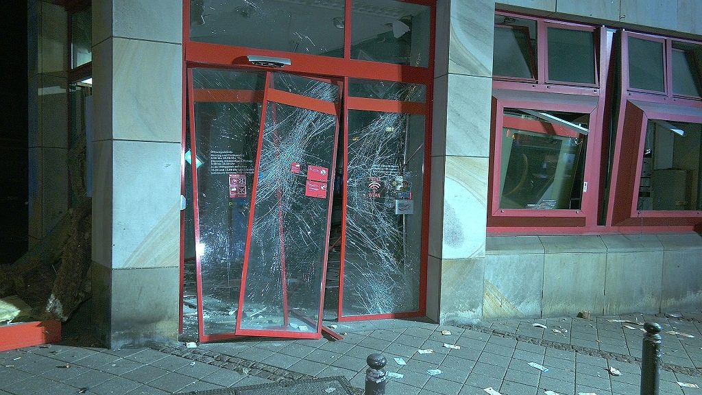 Sparkasse in Essen gesprengt