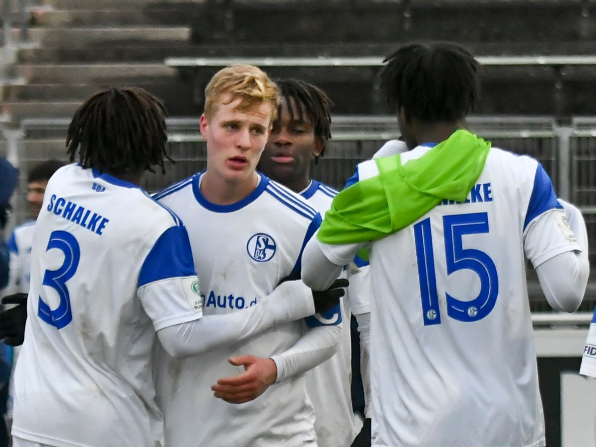 Jubel bei der U19 des FC Schalke 04 nach dem Abpfiff.