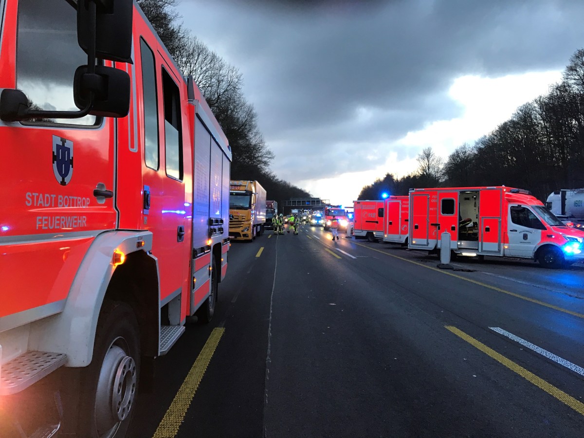 Auf der A2 in NRW hat es am Dienstag heftig gekracht.