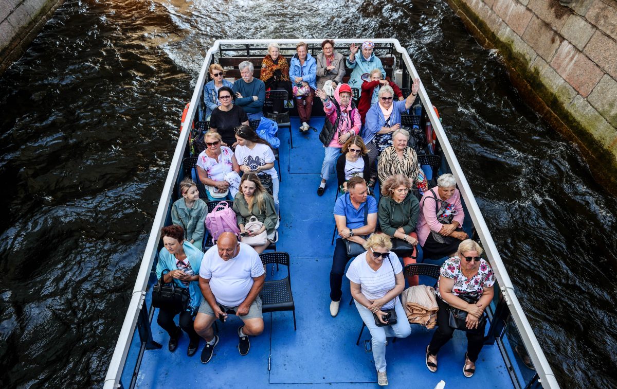 Kreuzfahrt Flusskreuzfahrt Symbolbild