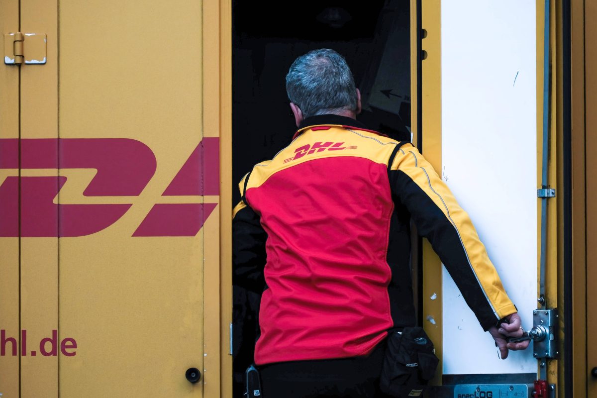 DHL