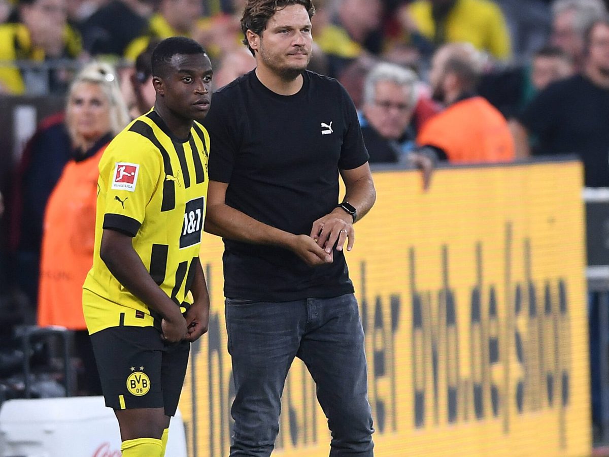 Borussia Dortmund: Edin Terzic freut sich über Moukokos Verlängerung.