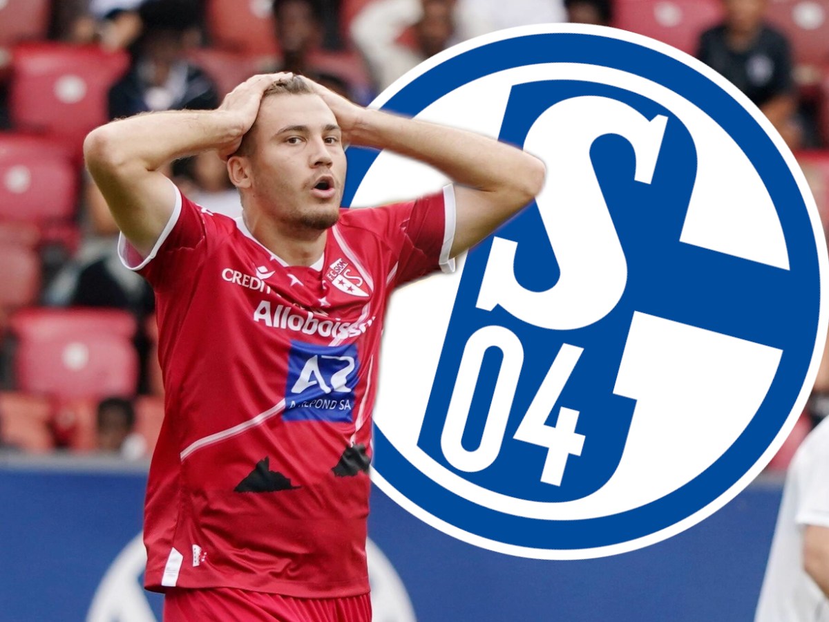 Filip Stojilkovic vor dem Logo des FC Schalke 04.