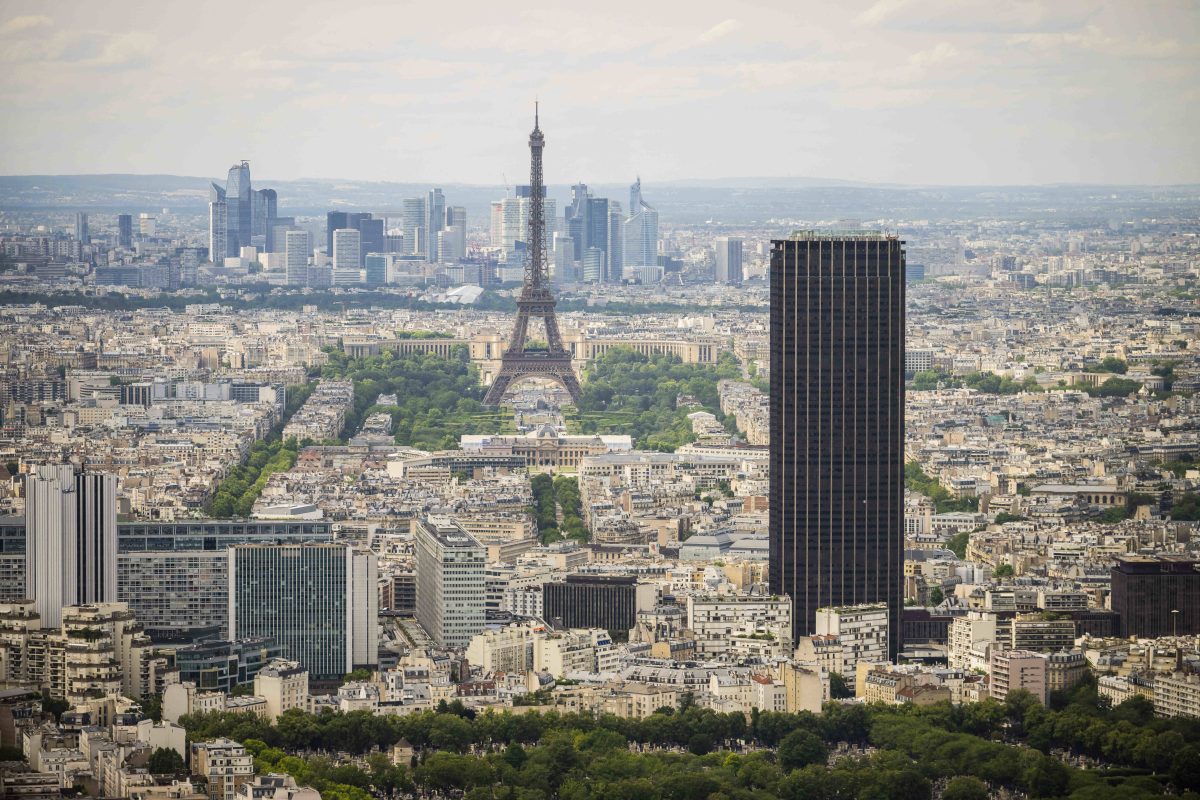 Die Skyline der Stadt Paris mit dem Eifeltrum.