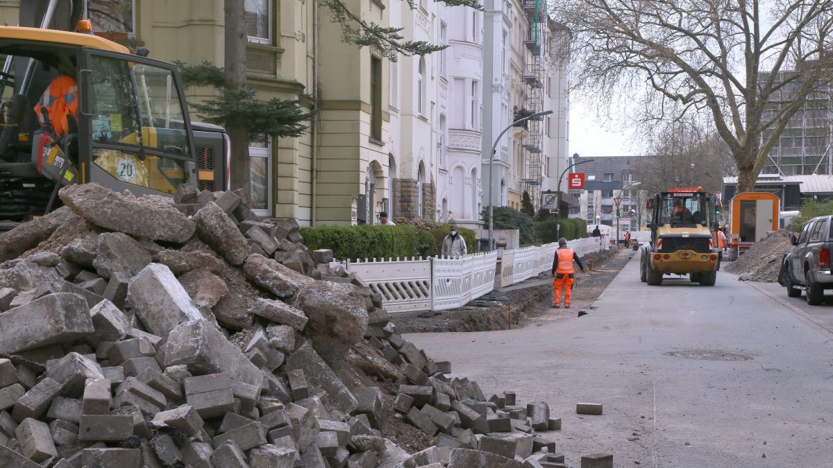 Das Tiefbauamt der Stadt Dortmund bei den Bauarbeiten am Radschnellwegs Ruhr RS1.