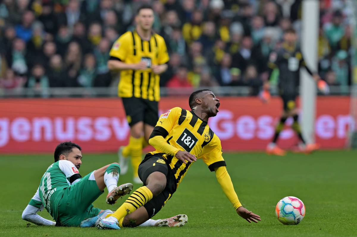 Werder Bremen - Borussia Dortmund: Moukoko muss raus.