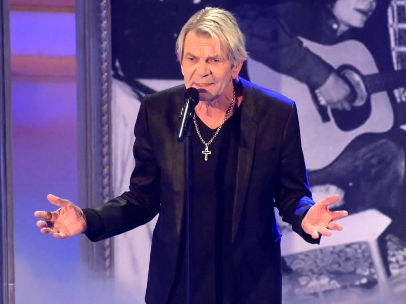 Matthias Reim singt auf der Bühne