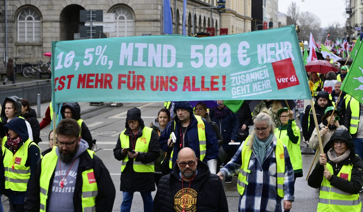 Mega-Streik Transparent