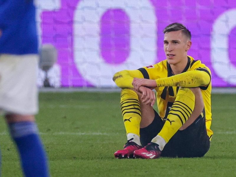 Borussia Dortmund trauert dem Derby hinterher.