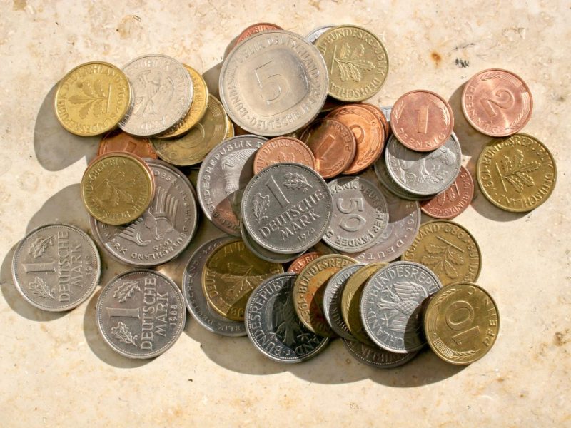 Euro: Besitzt du noch D-Mark? Dann kannst du vielleicht viel Geld damit machen.
