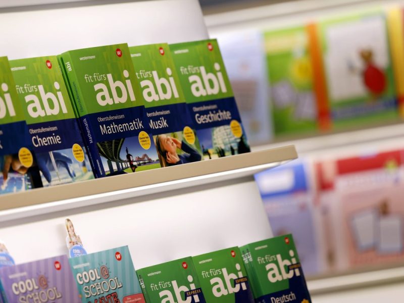 NRW Abitur-Bücher im Regal
