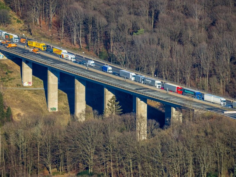 A45 in NRW Sterbecke Talbrücke