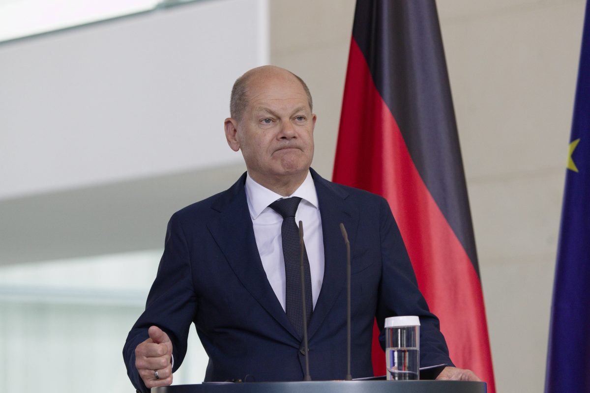 Das Vorgehen von Polizei und Staatsanwaltschaft gegen die "Letzte Generation" ist umstritten. Olaf Scholz zeigte Verständnis für die Razzien.