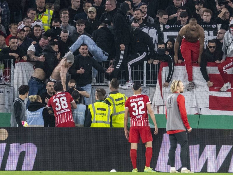 SC Freiburg - RB Leipzig: Bei einigen Fans lagen die Nerven blank.