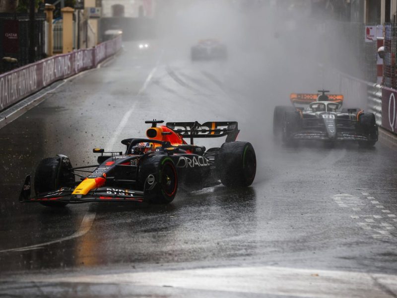 Max Verstappen gewinnt in der Formel 1.