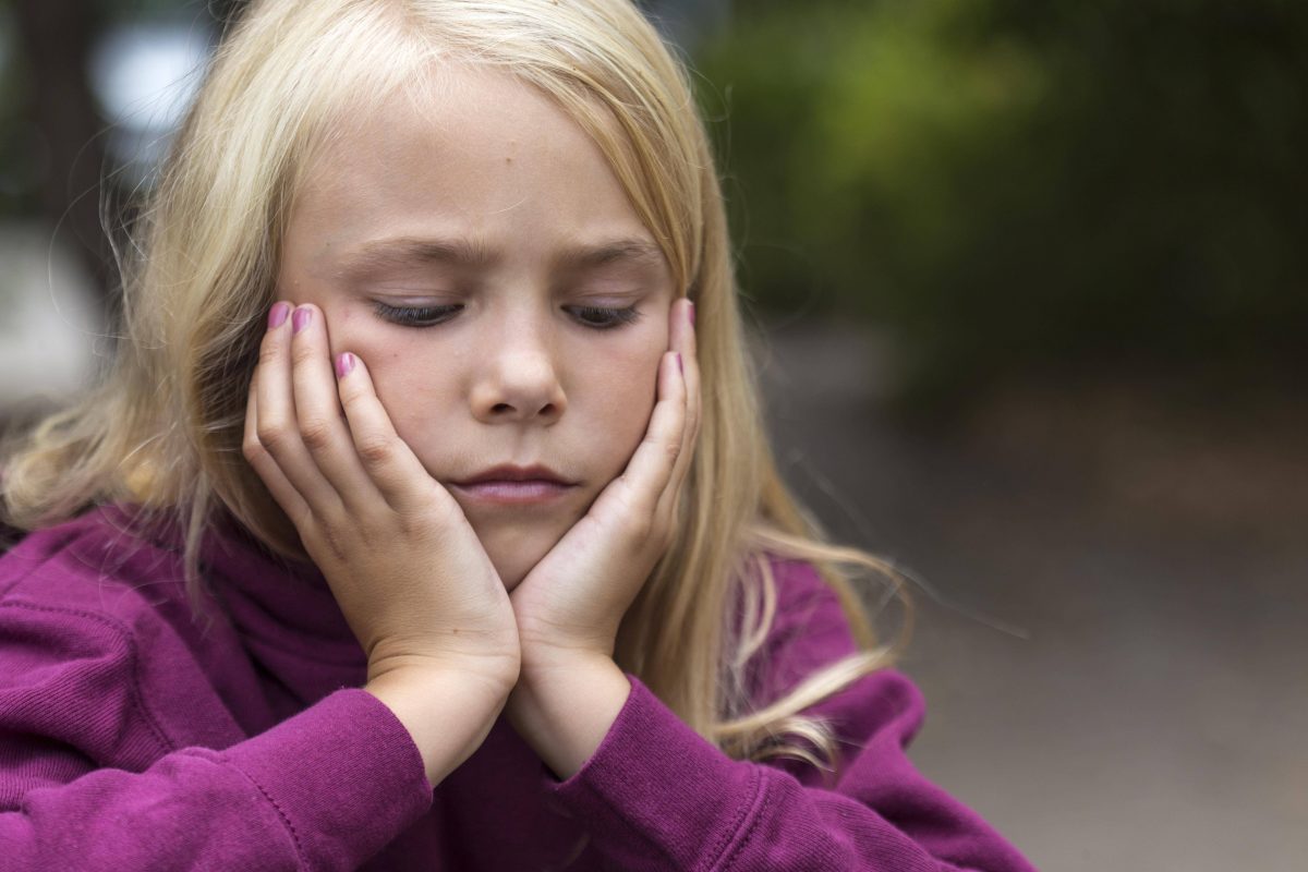 Das Existenzminimum wird für Kinder an den Bedarfen von Erwachsenen berechnet. Doch warum ist das? Kritik kommt von vielen Seiten.