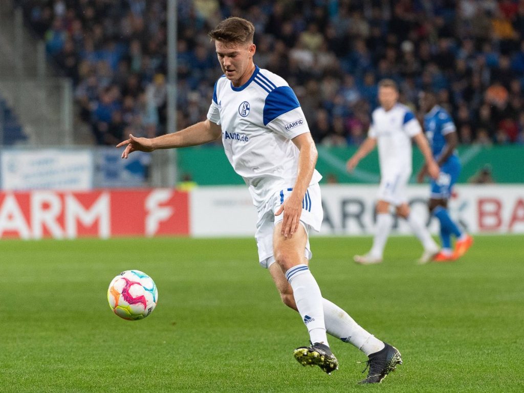 Florian Flick im Trikot des FC Schalke 04.