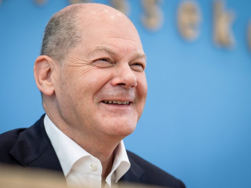 Der Kanzler lacht