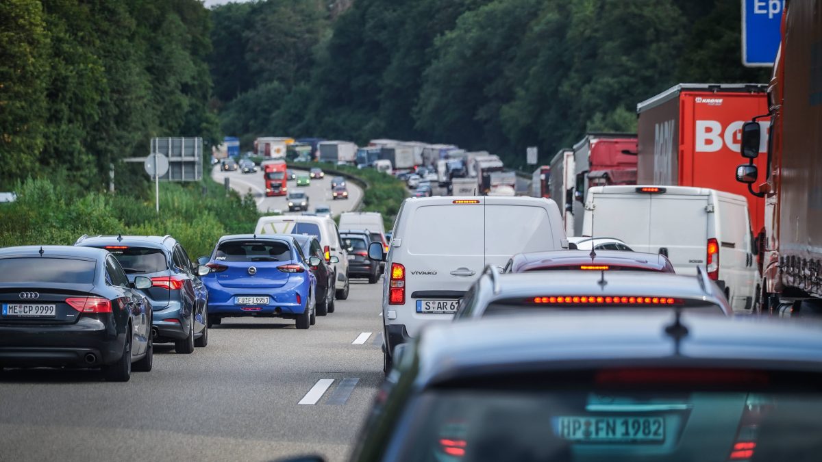 NRW: Absolutes Stau-Chaos in den Sommerferien!