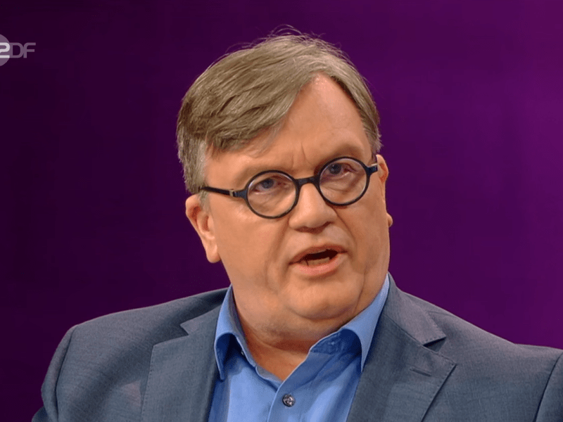 Comedian Hape Kerkeling bei Maybrit Illner (ZDF).