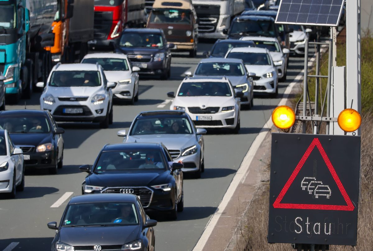 A1 bei Münster: Wegen einem Umbau der Autobahn GmbH kommt es auf den Umleitungen zu vollen Autobahnen.