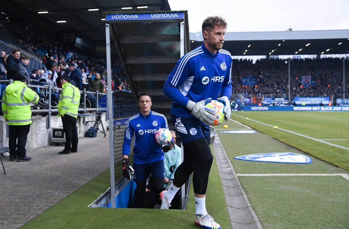 Schwolow stieg mit dem FC Schalke 04 ab - und spielt bald aber Champions League.